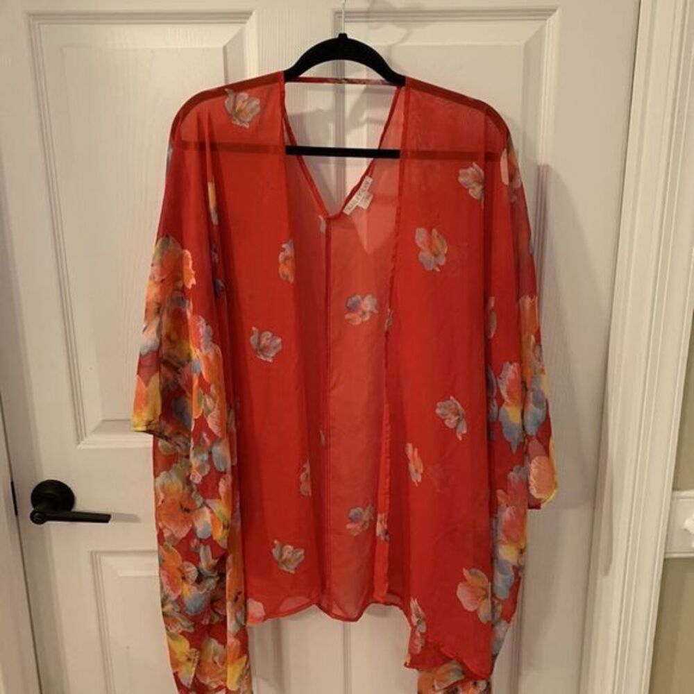 Hailey Lyn Floral Kimono Ruana Womens One Size Red Boho‎ Festival Garden